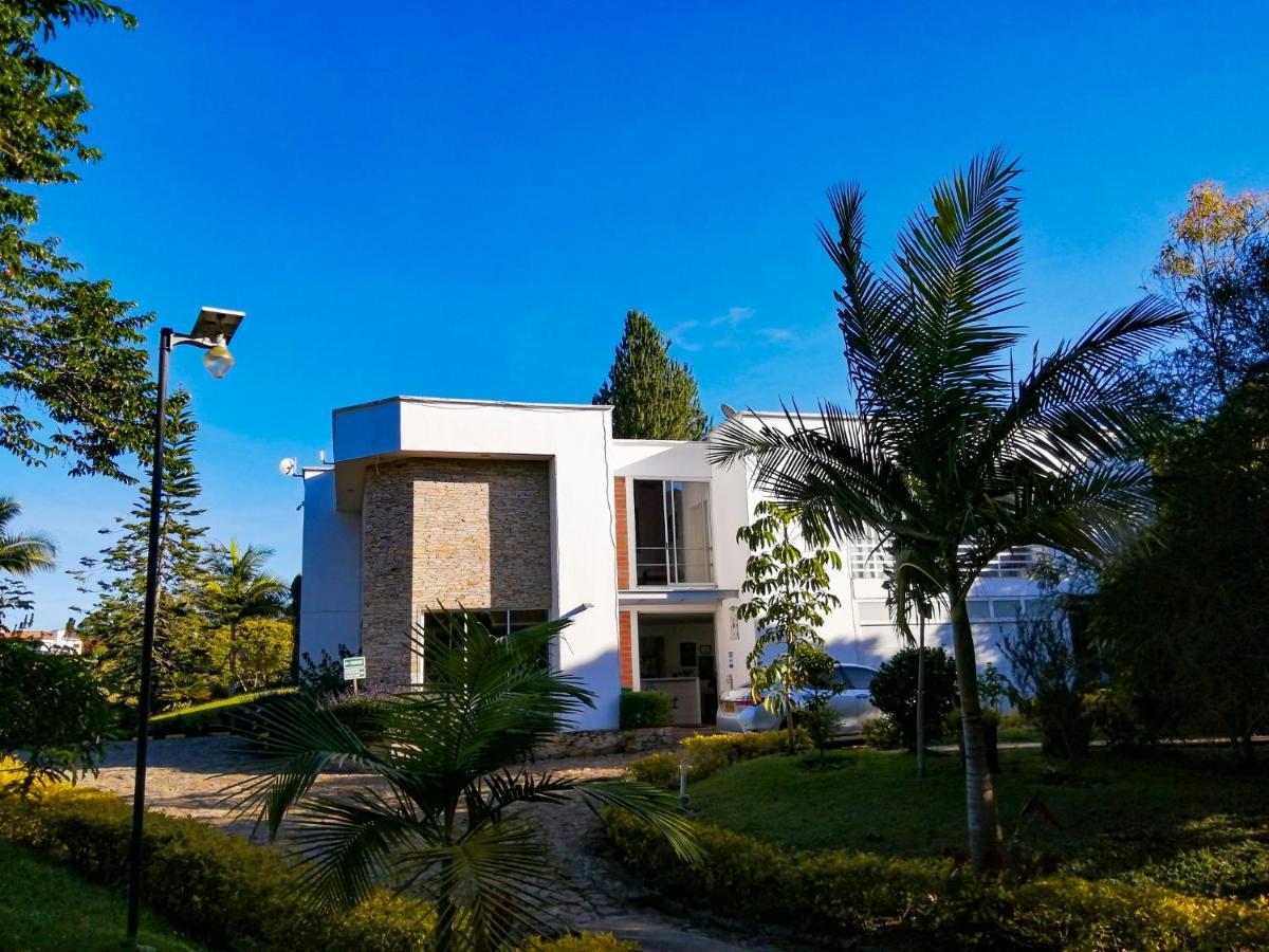 Hotel Hevilat Paraiso De Oriente Rionegro Luaran gambar